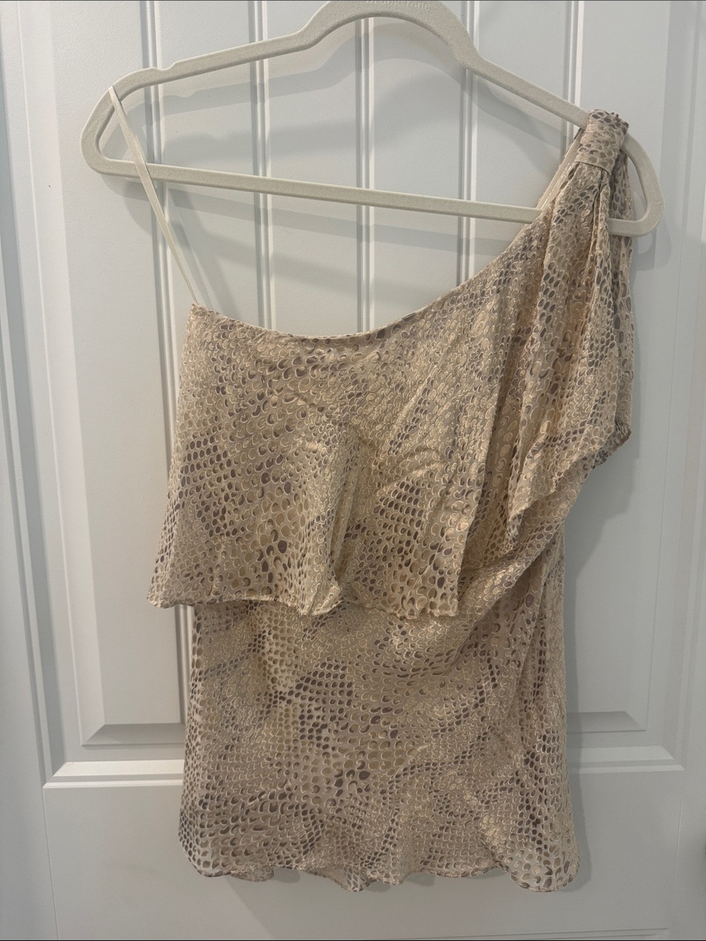 WHBM One Shoulder Ruffle Neutral Tan Silk Reptile Burnout Top Size 2 EUC $89